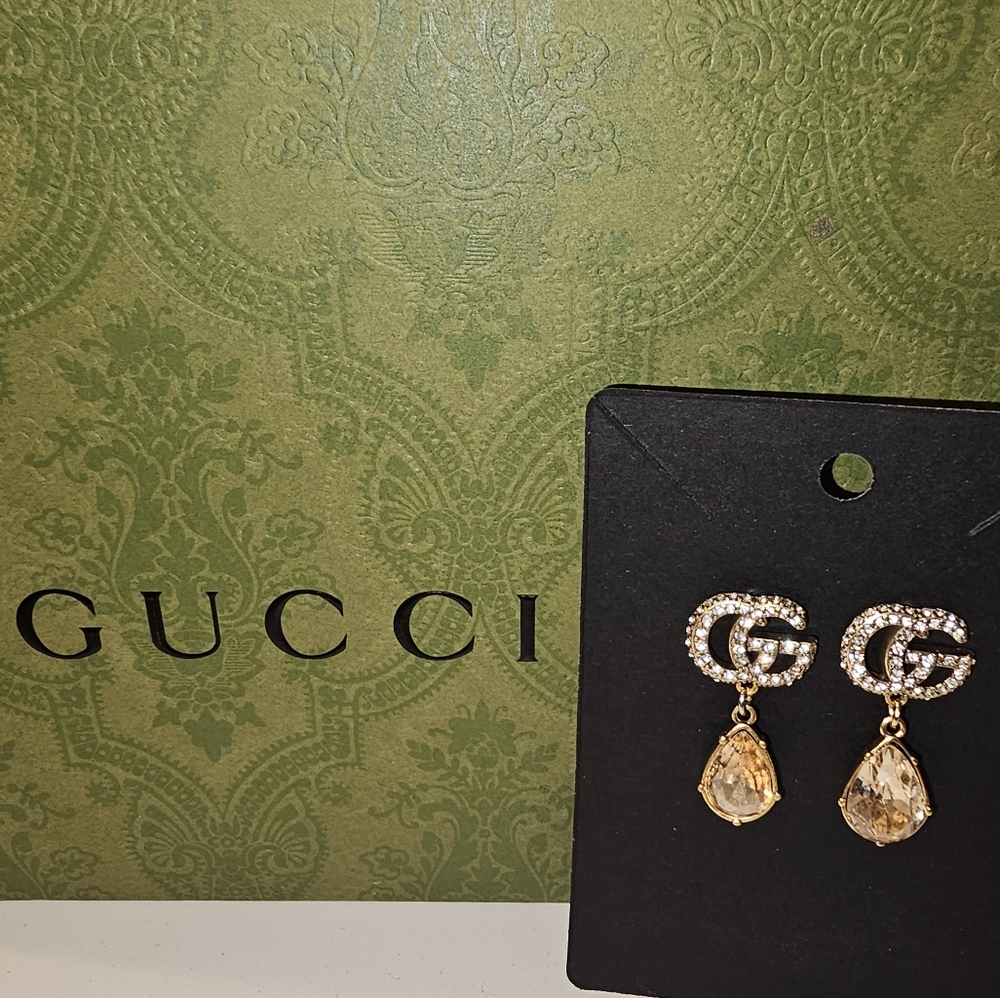 **SOLD** Authentic Gucci Gold Crystal Teardrop Earrings! Like New - Picture 6 of 8
